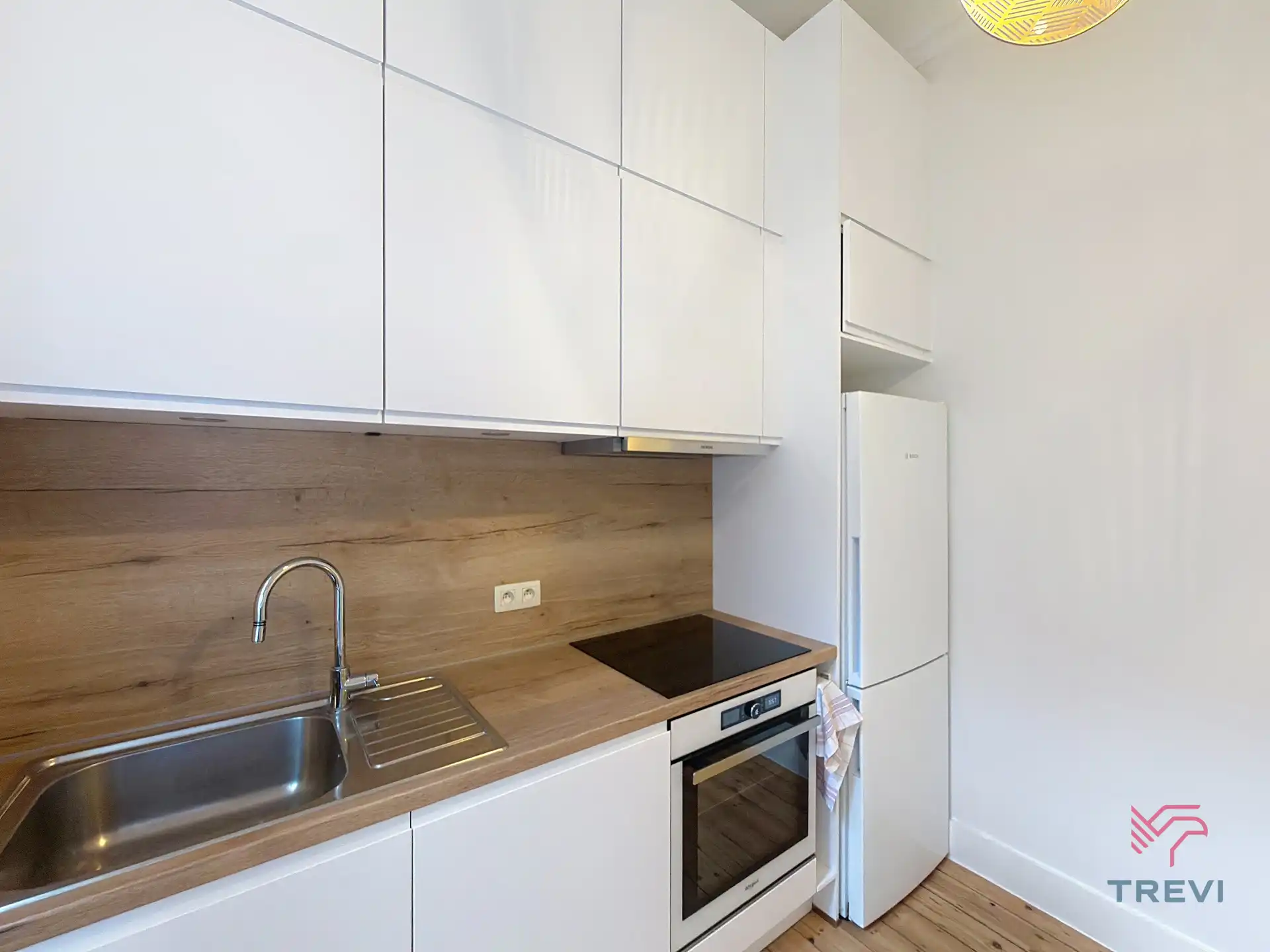 Gemeubileerd appartement met 2 slaapkamers in het centrum van Brussel!   foto 13