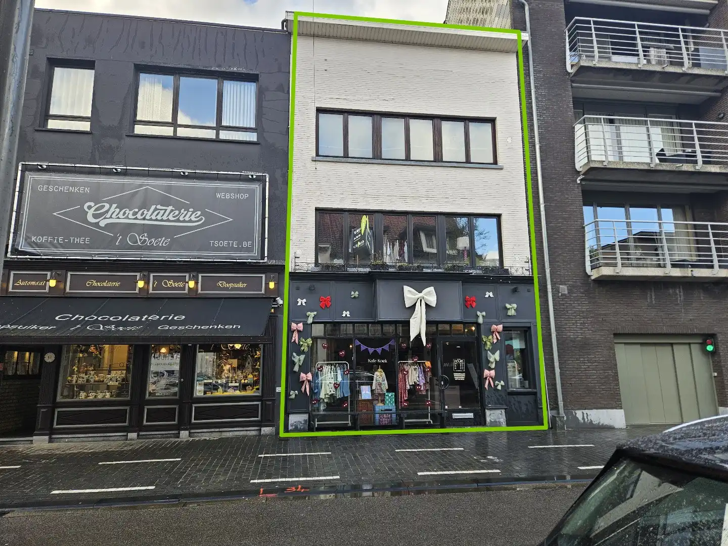 Handelspand van 135 m² met diverse mogelijkheden in het centrum van Mol! foto {{pictureIndex}}