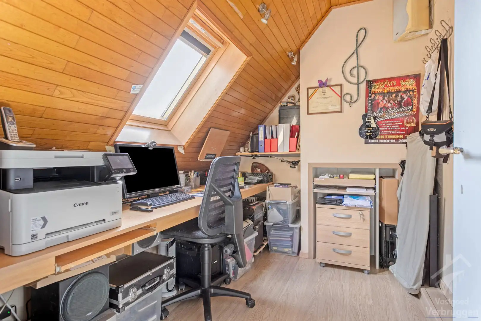 Sfeervolle instapklare woning met 2 slaapkamers, bureau,  garage en atelier foto 15