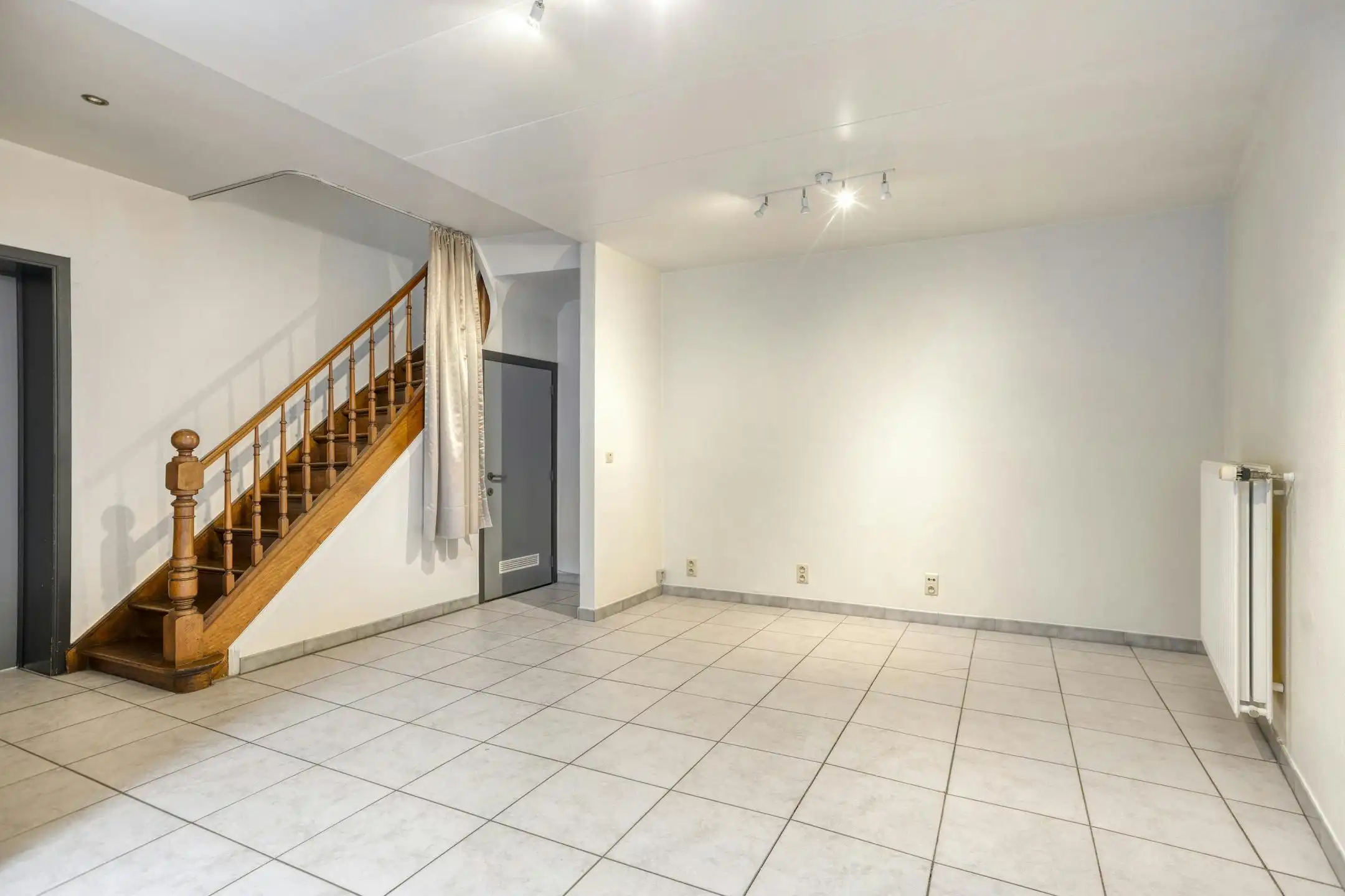 Instapklaar huis te koop in Ieper centrum foto 9