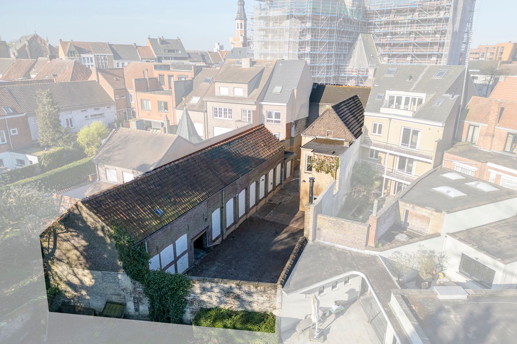 Te renoveren herenwoning met 5 tot 7 slpk en groot magazijn foto 18