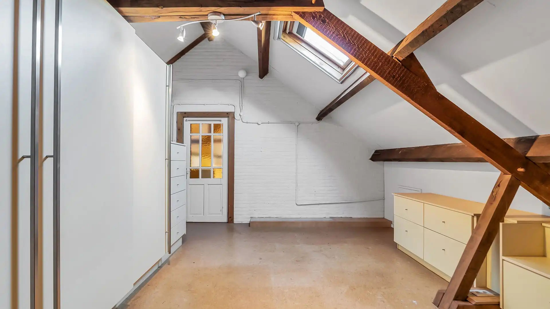 Authentieke hoevewoning met 4 slaapkamers, royale leefruimtes en idyllische ligging in het rozendorp Geistingen foto 32