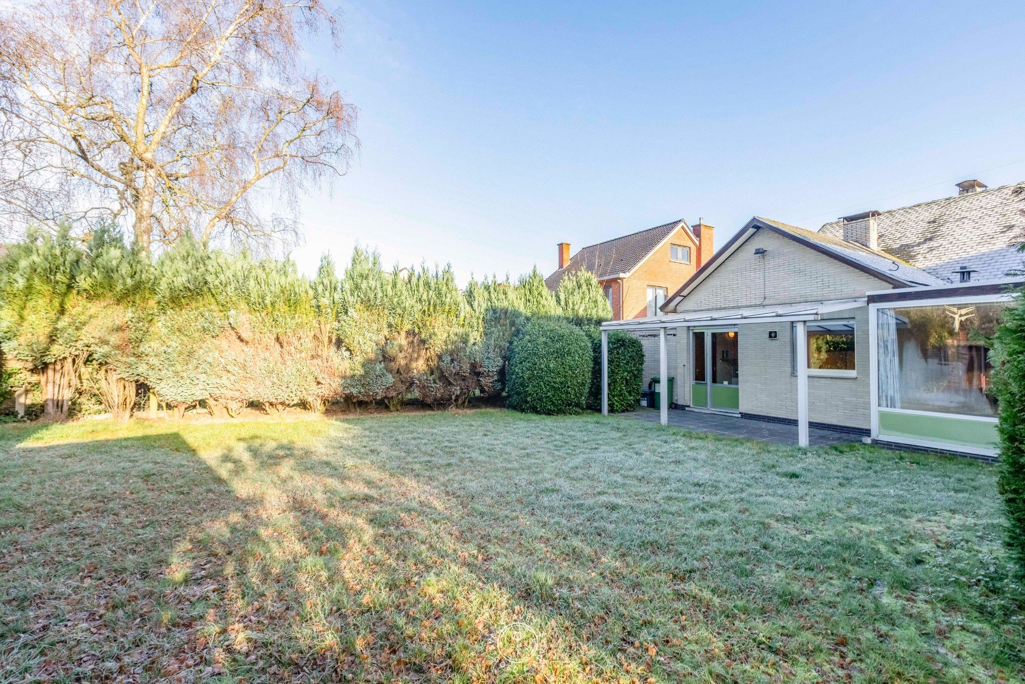 Woning met renovatiepotentieel op gunstige locatie foto 3