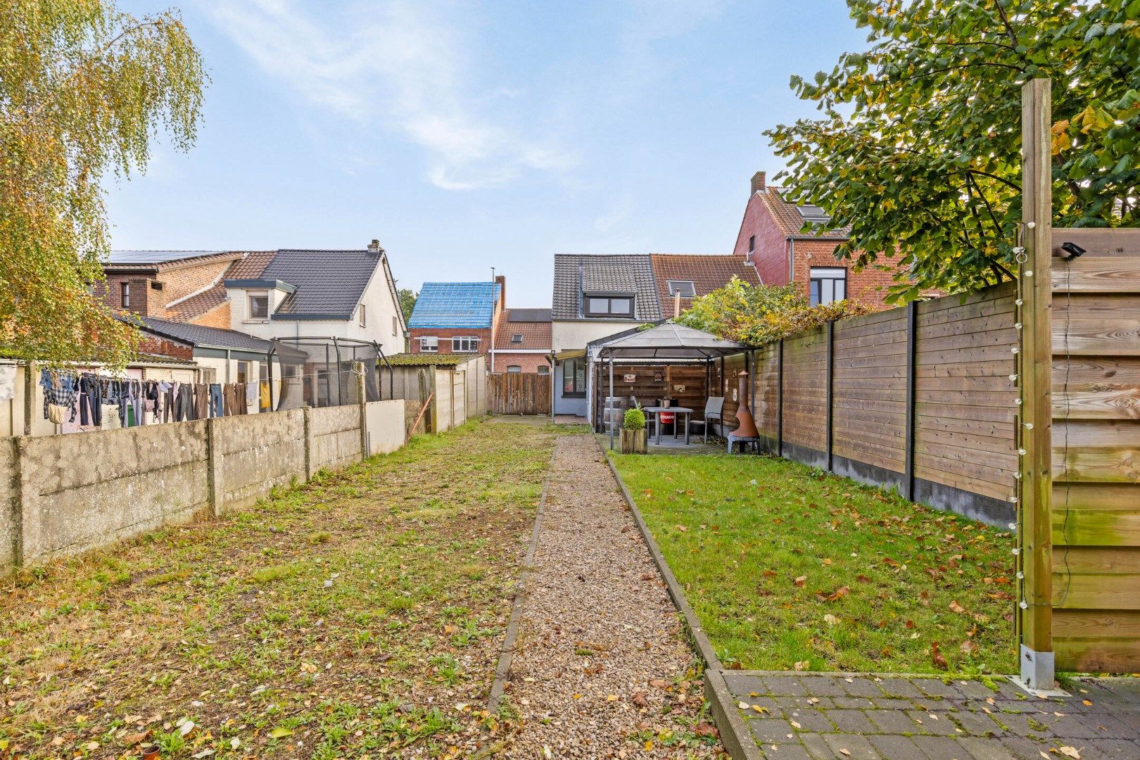 Instapklare halfopen bebouwing met 2 slaapkamers en zonnige tuin op wandelafstand van het centrum !  foto 17