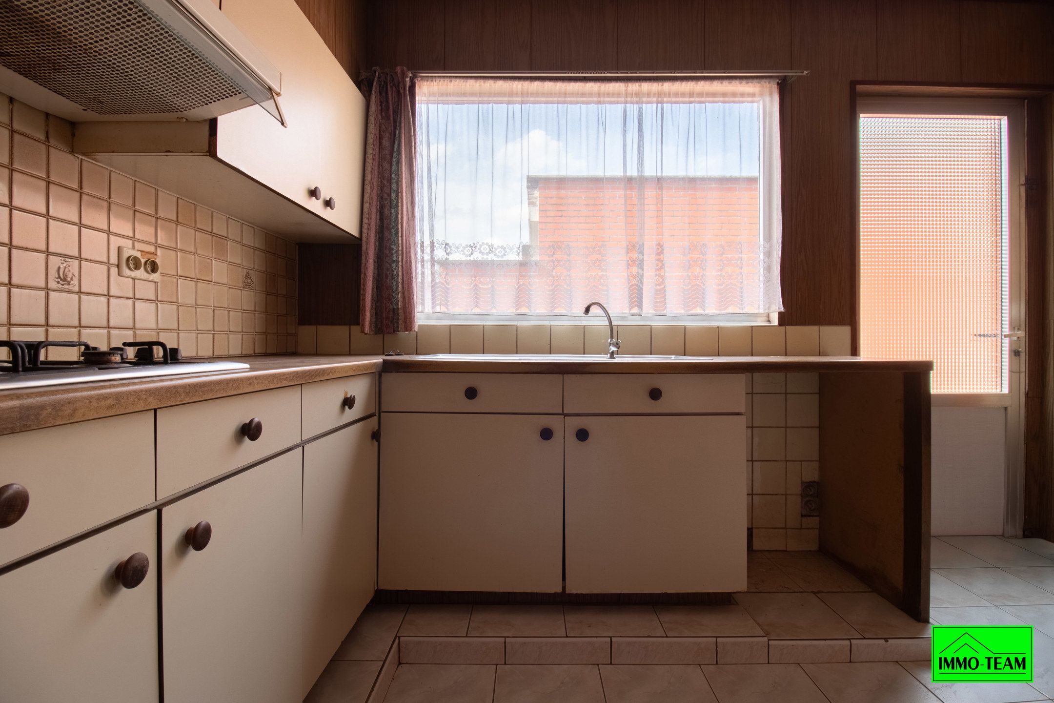 Solide, goed onderhouden 2-gevelwoning met tuin en garage foto 6