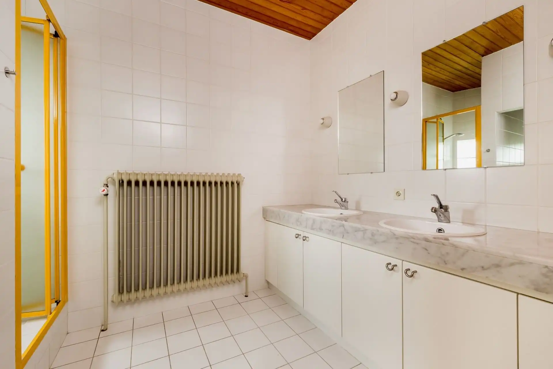 Villa met privébos op een perceel van 4.350 m²  foto 25