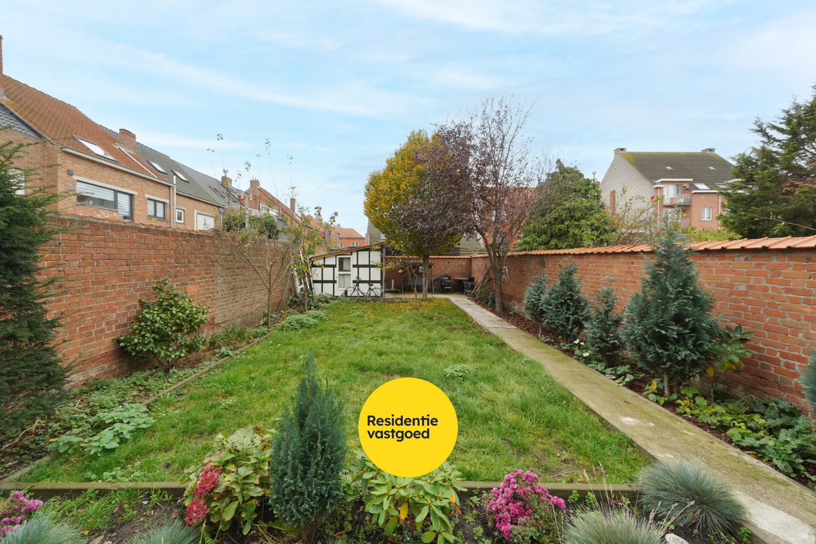Ruime, energiezuinige gezinswoning met 6 slaapkamers en zonnige tuin in Oostende foto 2