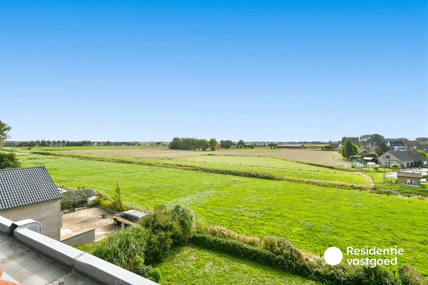 Ruime en instapklare villa met 4 slaapkamers, garage, tuin en 2 terrassen foto 25
