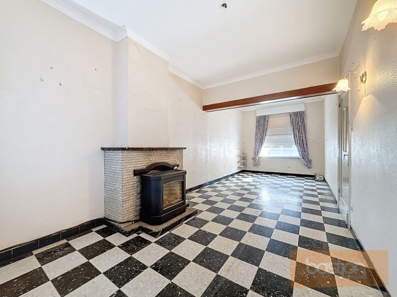Te koop: Woning met potentieel in het hart van Lauwe – volledig te renoveren foto 3