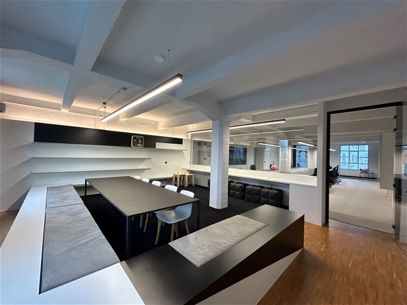 Kantoorgebouw foto 7