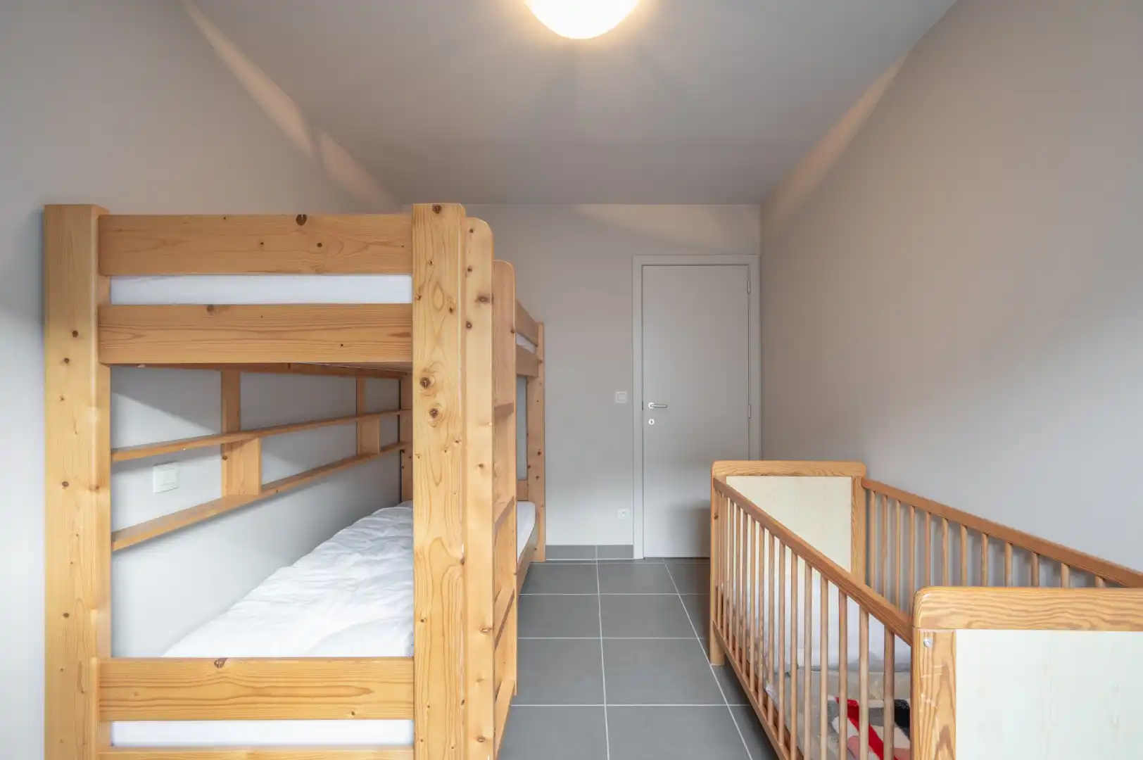 Instapklaar 2-slpk appartement nabij jachthaven Zeebrugge foto 8