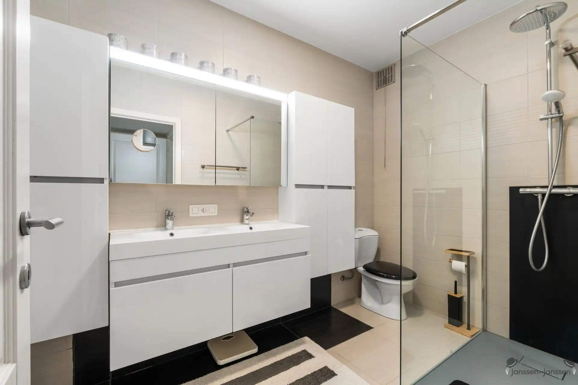 RUIME EN ENERGIEZUINIGE WONING MET 6 SLAAPKAMERS, KANGOEROE WONEN OF VRIJ BEROEP MOGELIJKHEDEN OP TOPLOCATIE TE ZONHOVEN foto 9