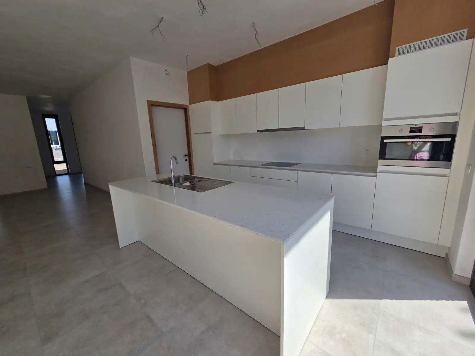 Nieuwbouwwoning met 4 slaapkamers! foto 7