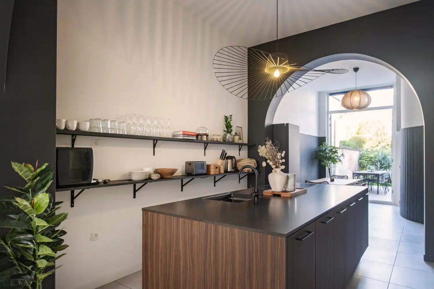 Gerenoveerd herenhuis met 4 slaapkamers en heerlijke tuin in Zurenborg foto 8