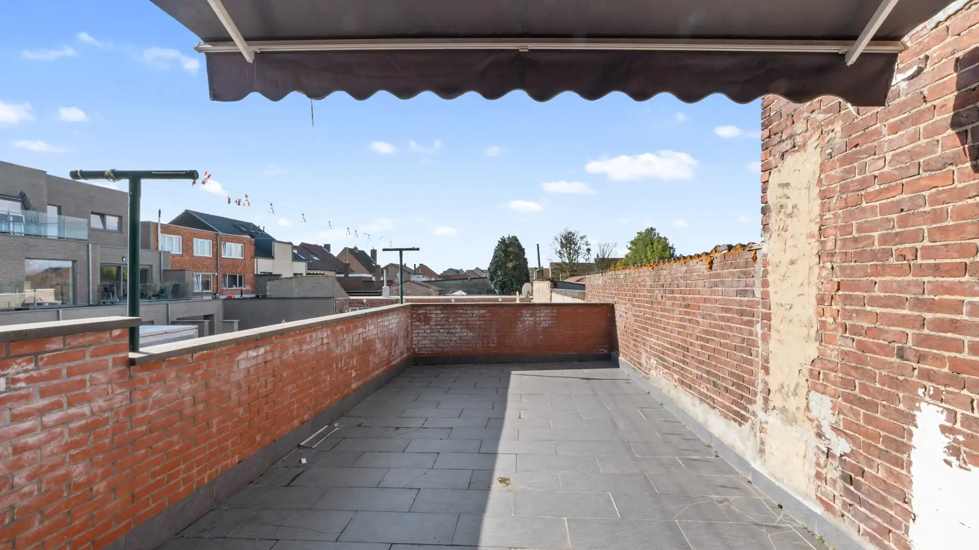 Wonen boven je zaak? Ontdek deze instapklare opportuniteit in het hart van Maasmechelen foto 38