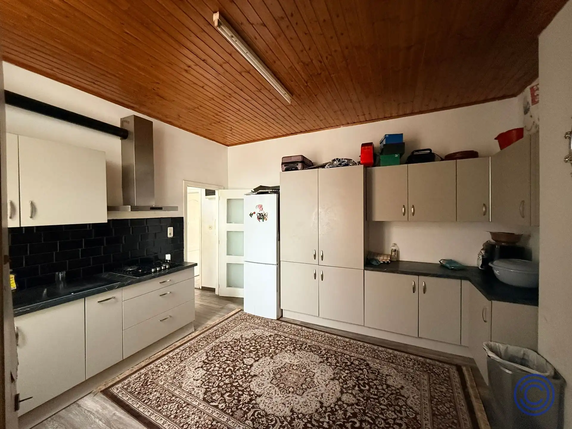 Handelshuis ca. 255m² opgedeeld in winkel en 2 appartement op TOP locatie! foto 3