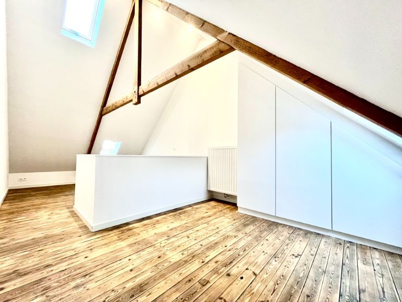 RECENT PERFECT GERENOVEERDE WONING MET DRIE SLAAPKAMERS TE HUUR foto 9