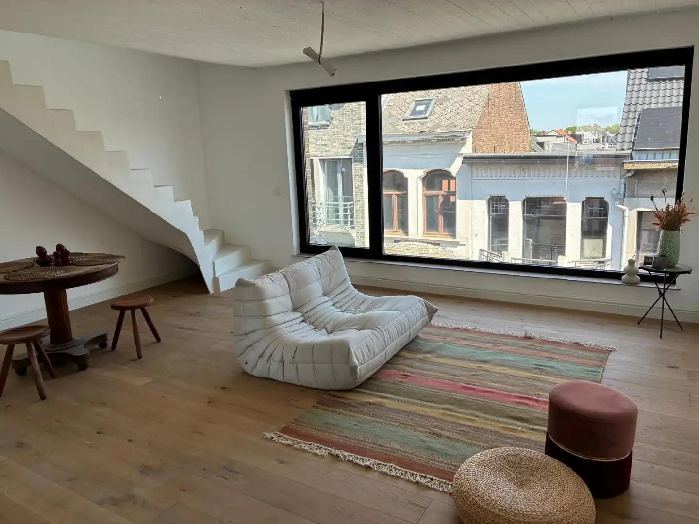 Trendy duplex dakappartement aan 6% BTW centrum Lier met zuid-gericht terras! foto {{pictureIndex}}