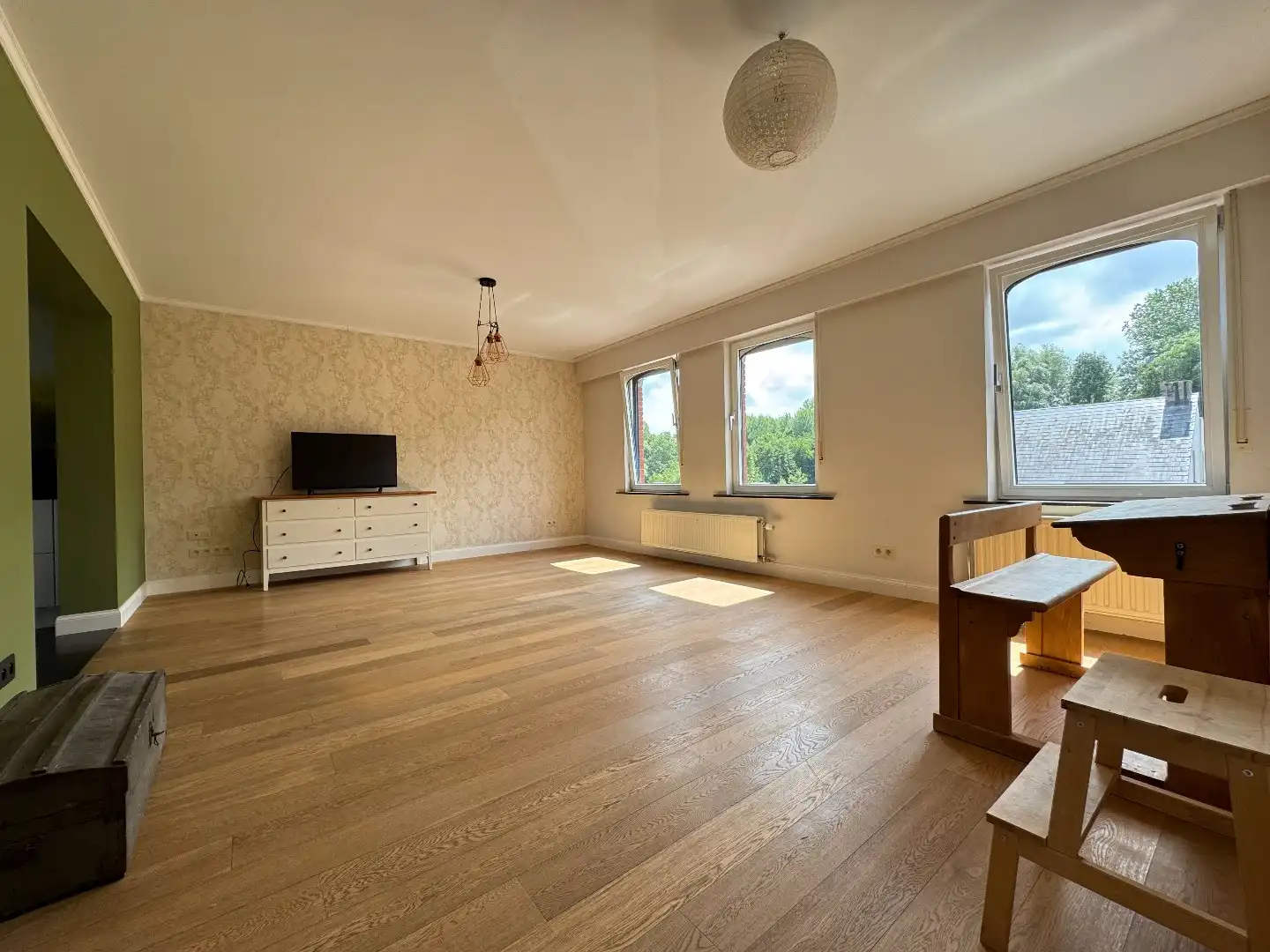 een ruim woonhuis op en met grond foto 12