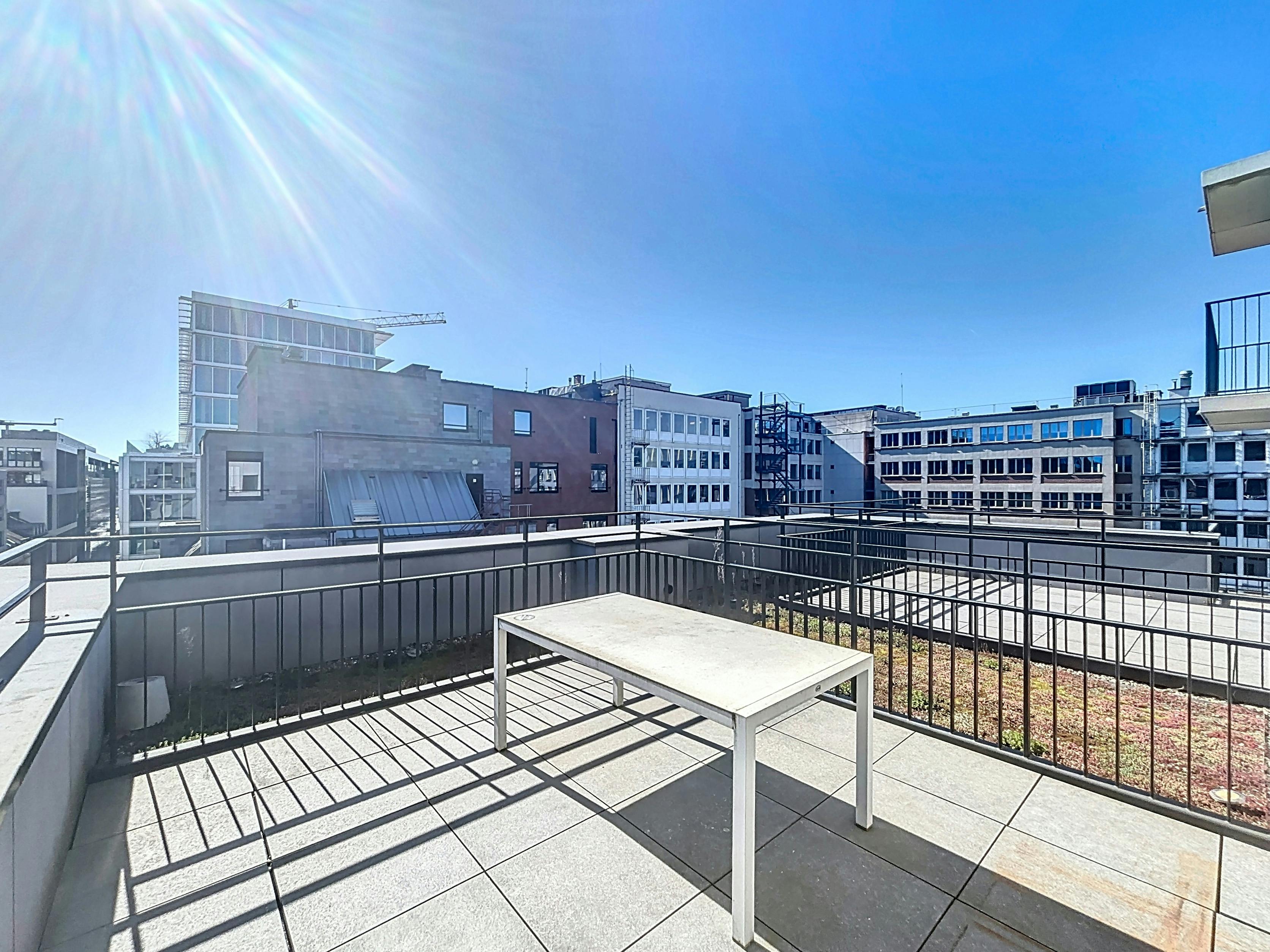 Brussel, Gemeubeld appartement -terras 30m²- pkg foto 16