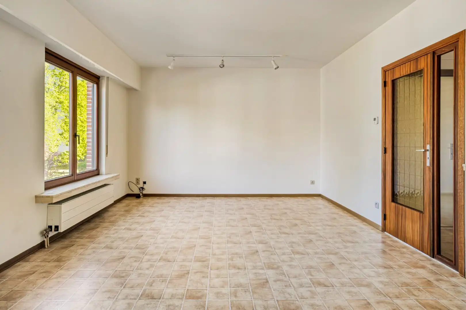 Comfortabel 2 slpk appartement met terras en garage foto 4