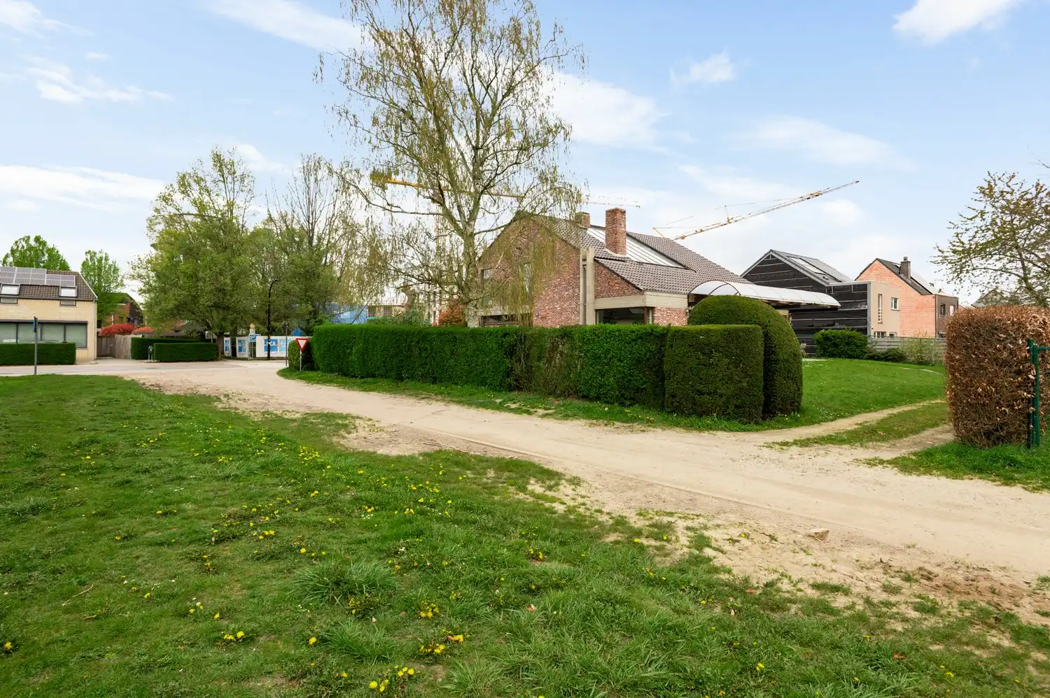 Open bebouwing met 4 slaapkamers, 2 badkamers en tuin in Borsbeek! foto 28