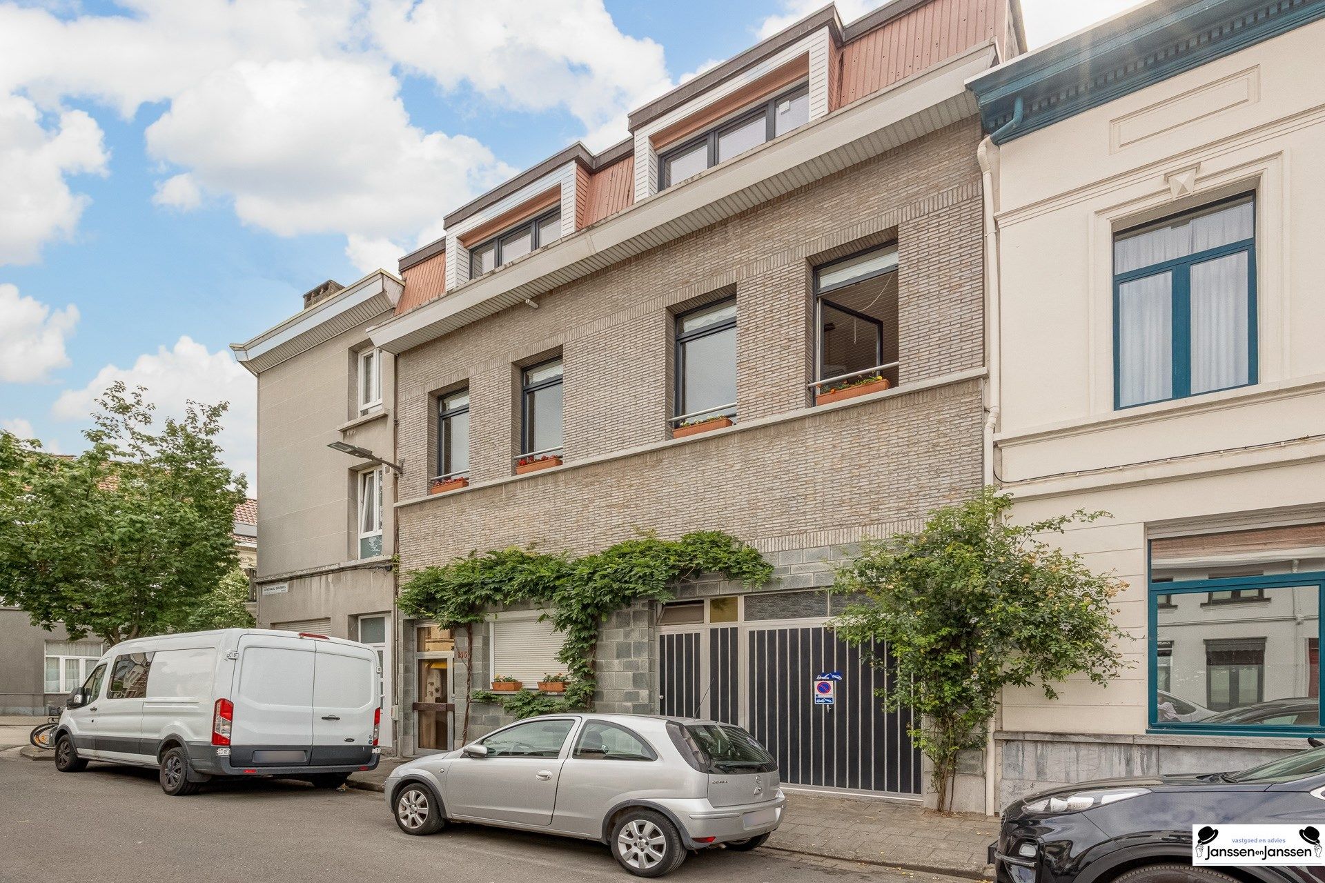 Instapklare woning met garage in Oud-Berchem foto 15