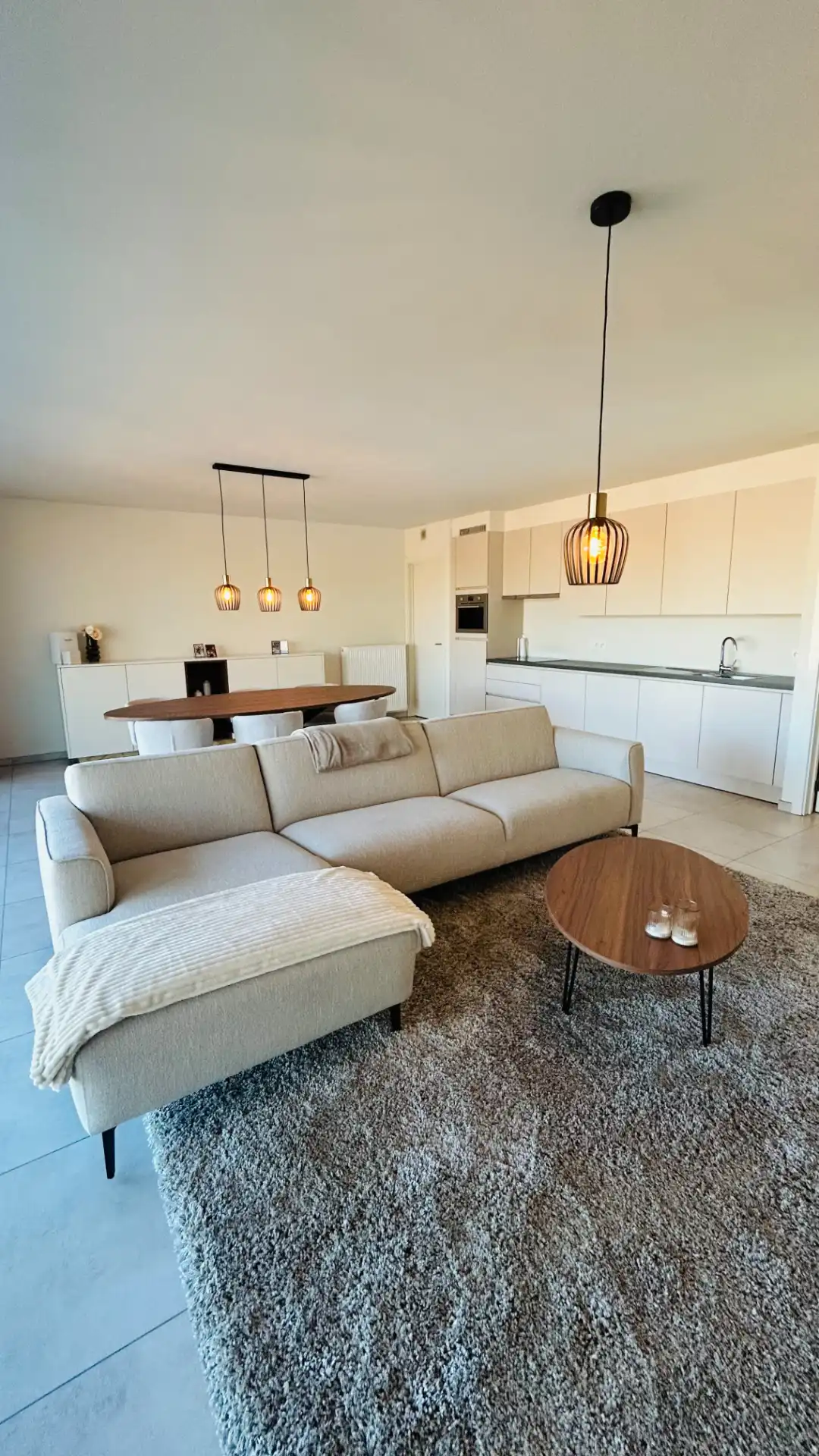 Ruim en verzorgd appartement met terras en autostaanplaats in residentie De Beuk foto 4