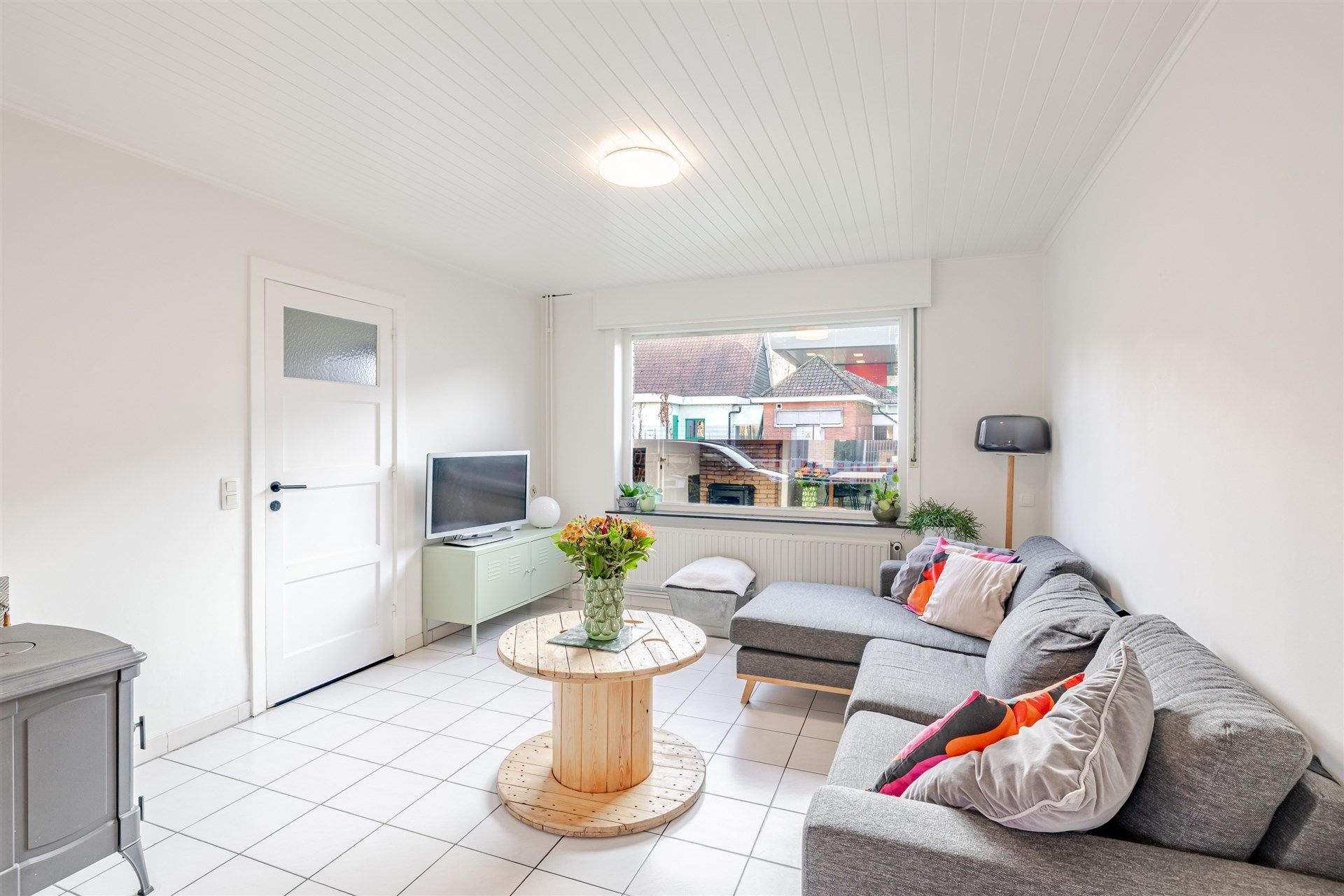 Instapklare woning met 2 slks, tuin en achteruitweg foto 4