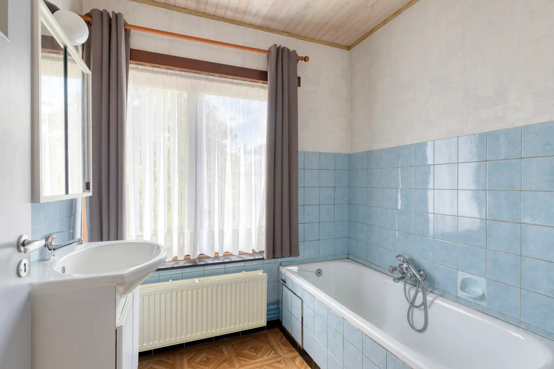 COMFORTABELE WONING MET TUIN, GARAGE EN 2 STAANPLAATSEN IN HET CENTRUM VAN ASSE! foto 16