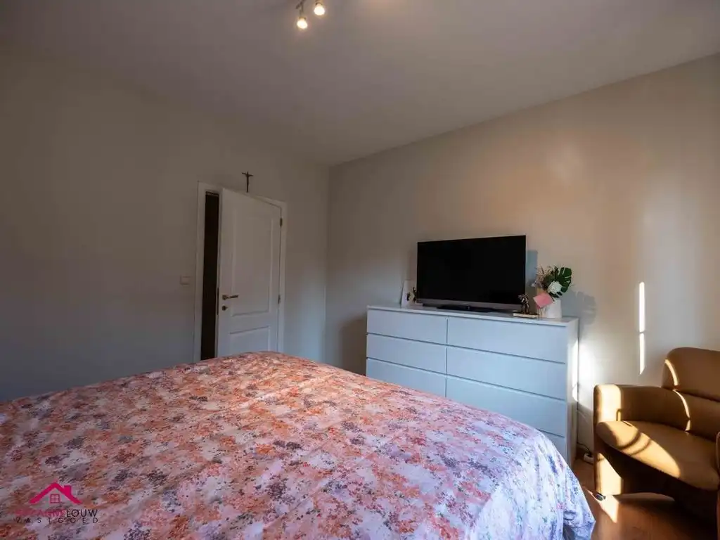 Meergezinswoning in gesloten bebouwing foto 11