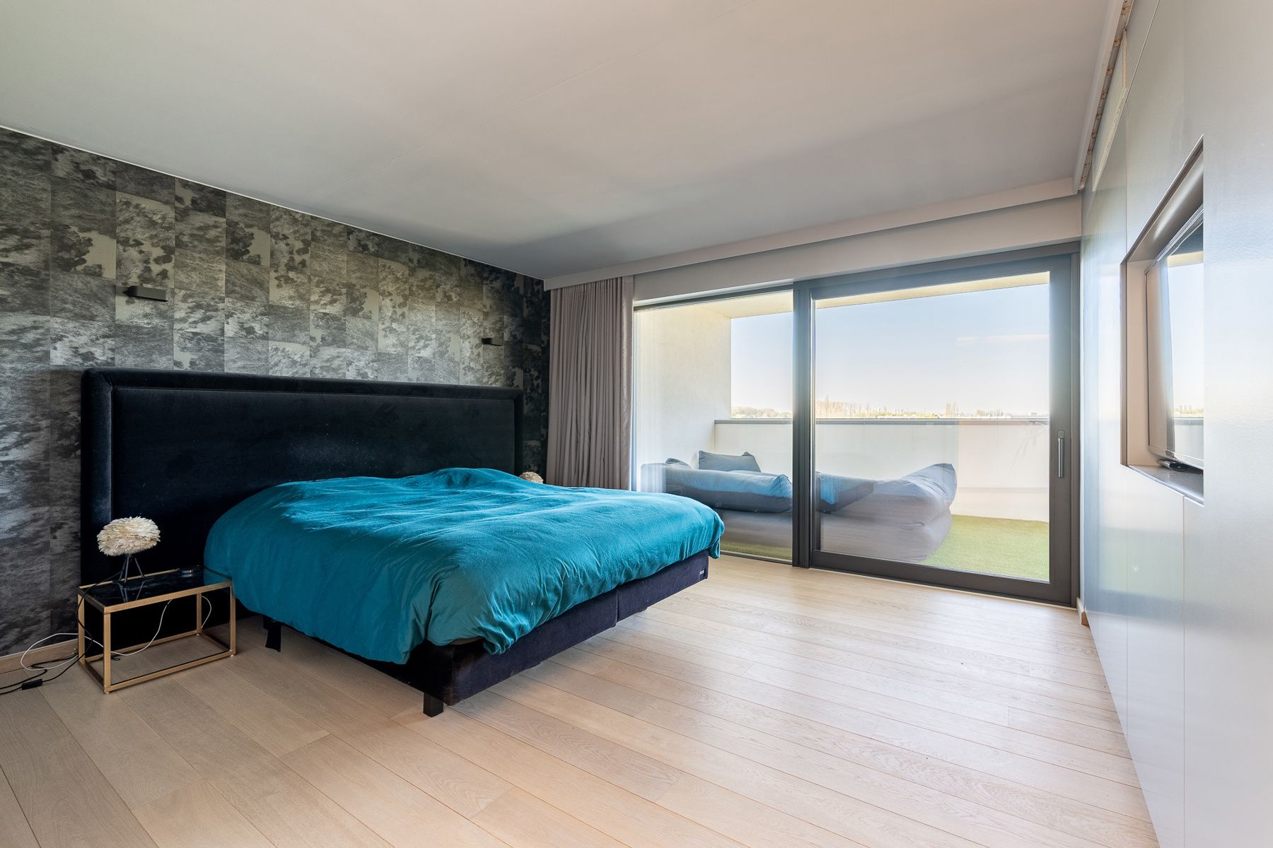 Unieke eigentijdse villa met zwembad foto 22