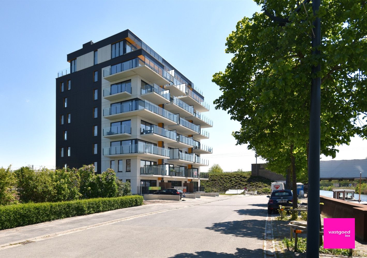 Exclusief gelegen nieuwbouwappartement met 2 slaapkamers en 2 terrassen, Diksmuide foto {{pictureIndex}}