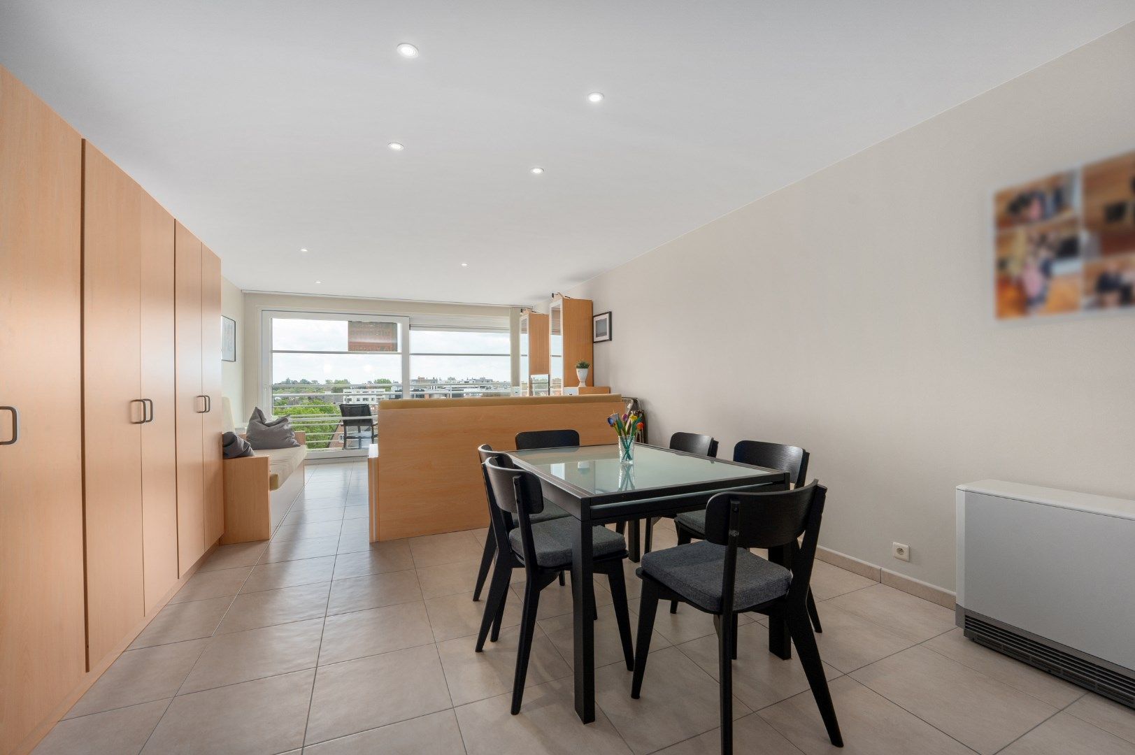 Prachtig en ruim 2 slaapkamerappartement te koop nabij de zeedijk foto {{pictureIndex}}