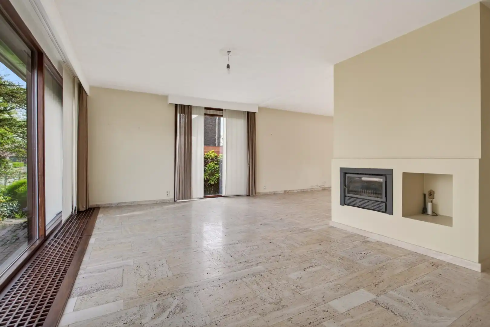 Ruime gelijkvloerse woning met veel potentieel op rustige ligging in Mol foto 14