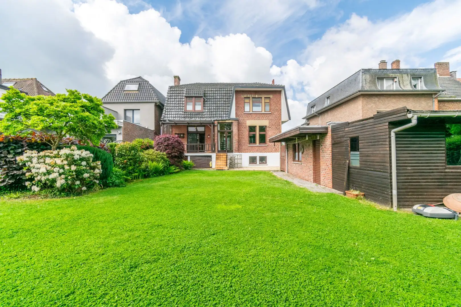 Een karaktervolle, te moderniseren woning te Halle!  foto 2