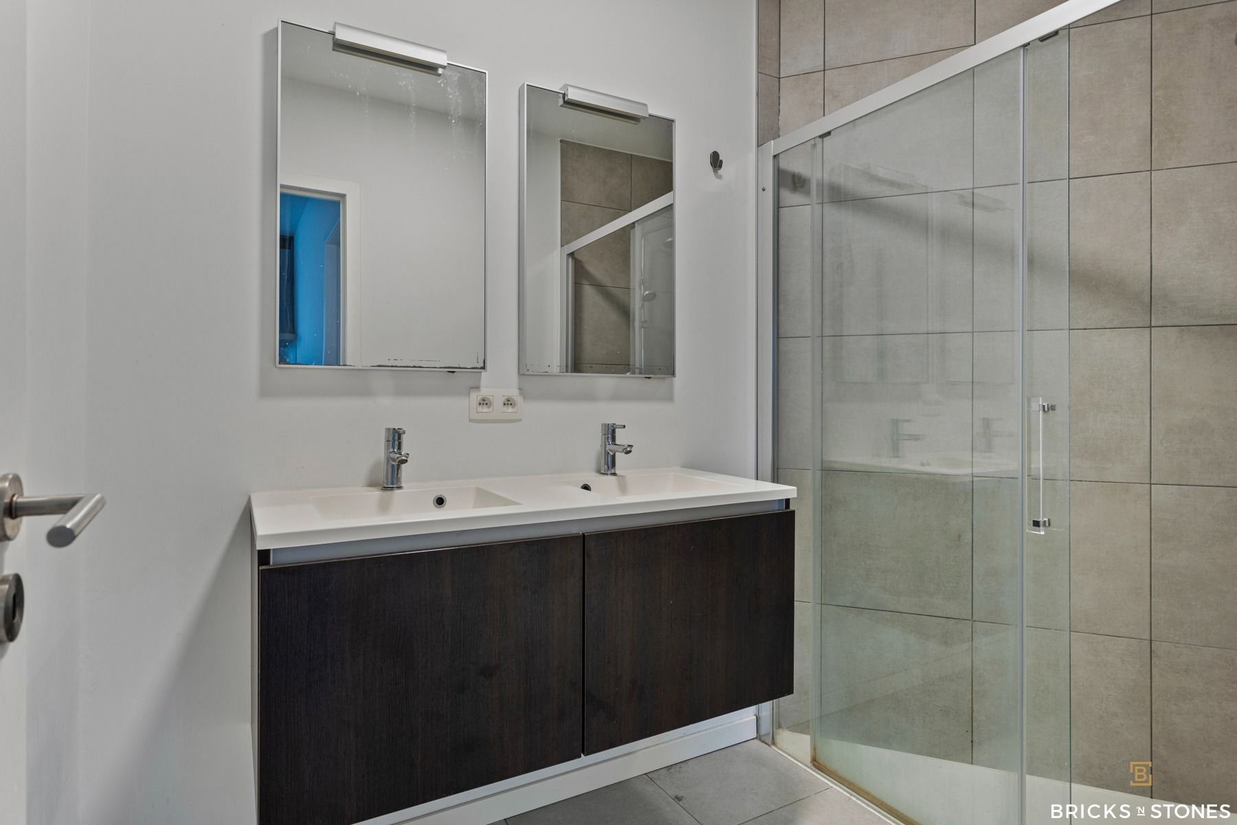Knap 2-slaapkamer appartement met 2 terrassen foto 12