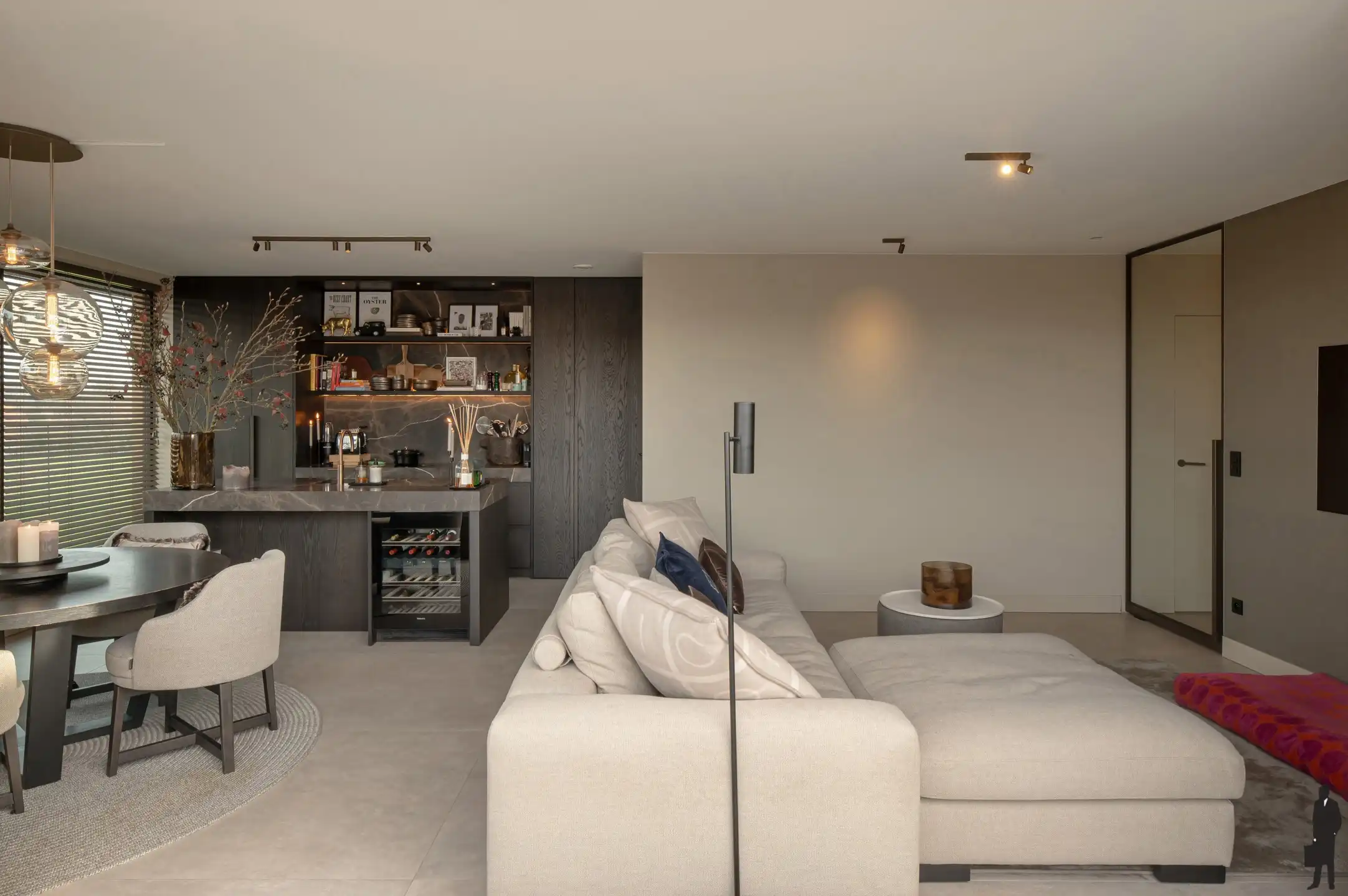 Zeer luxe afgewerkt nieuwbouw appartement van ca. 110 m² met uitzonderlijk ruim ZW-terras van ca. 70 m² in het centrum van Hoogstraten! foto 13