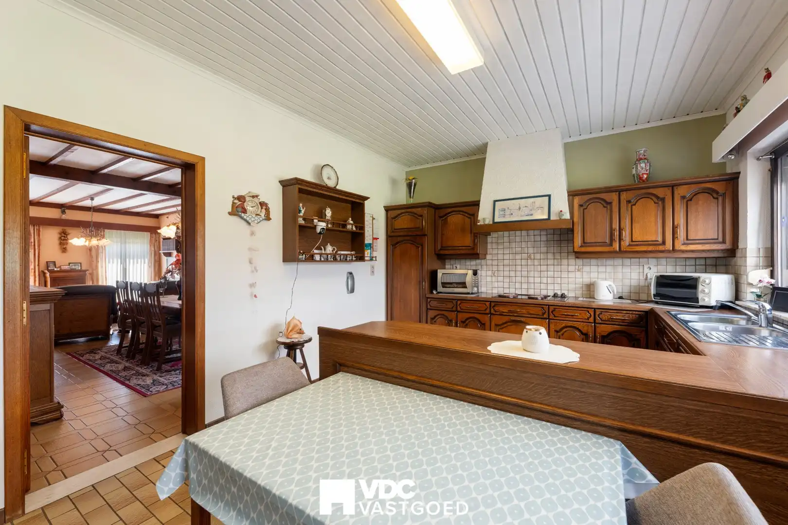 Ruime gelijkvloerse woning op een perceel van bijna 10 are foto 11