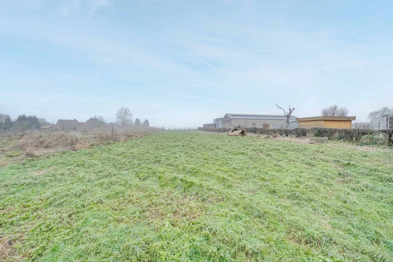 Groot perceel bouwgrond voor een open woning foto 6