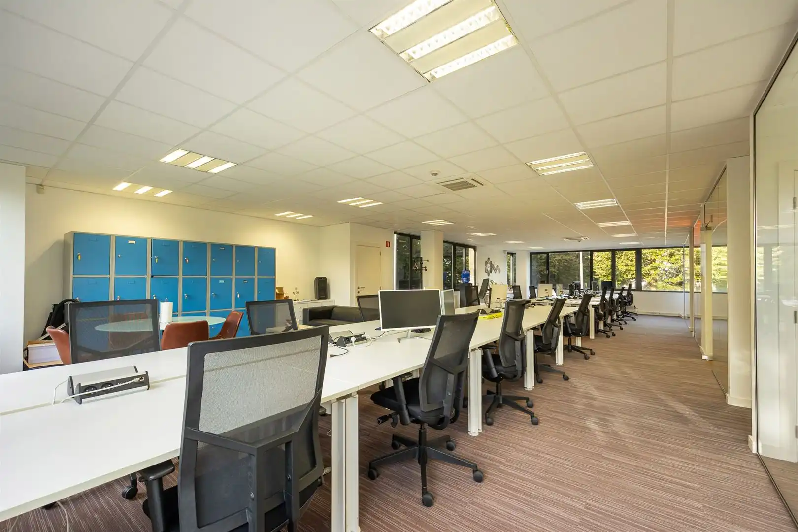 Instapklare kantoorruimte van 235 m² nabij E19 en A12  foto 15