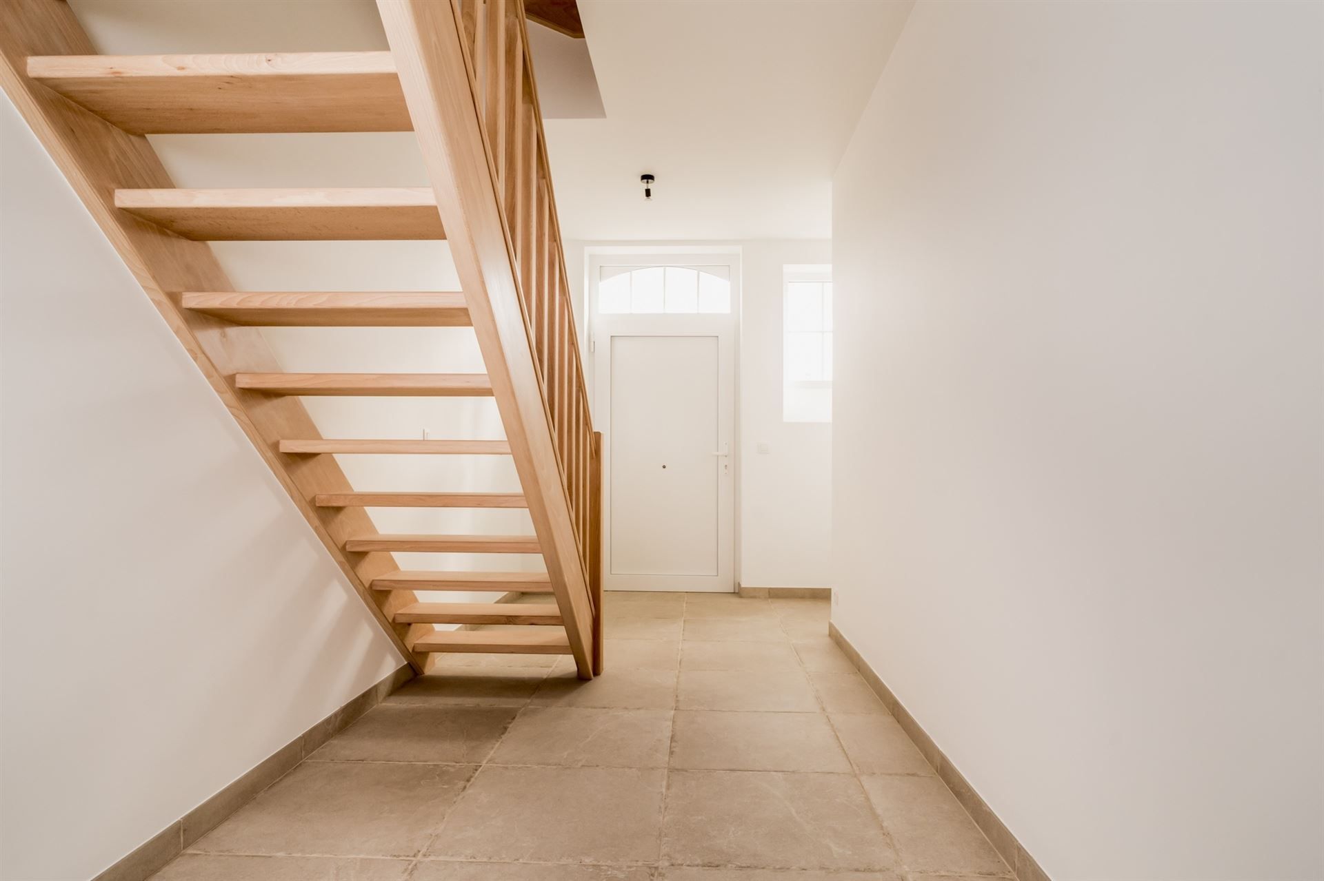 Moderne nieuwbouwwoning met 4 slpkm, tuin en garage  foto 4