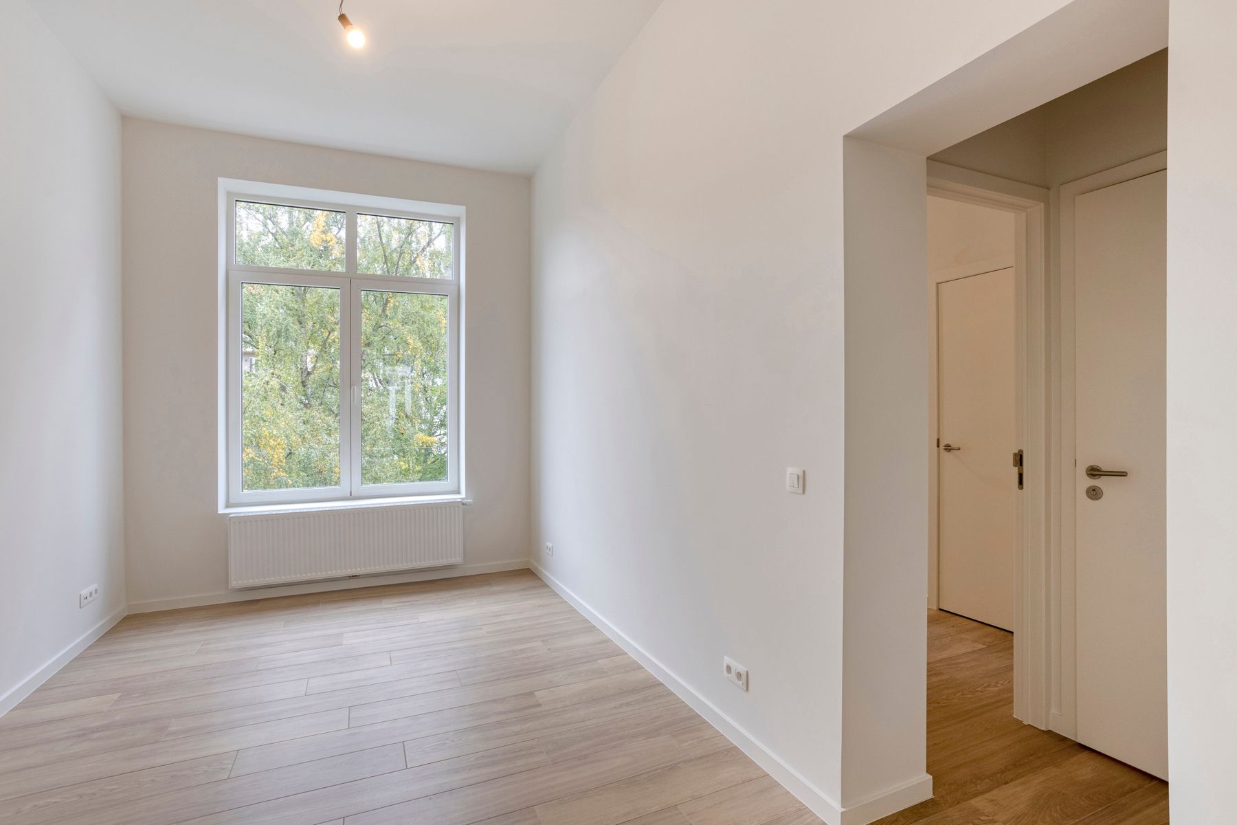 Stijlvol gerenoveerd appartement nabij Louizalaan - EPC C foto 8