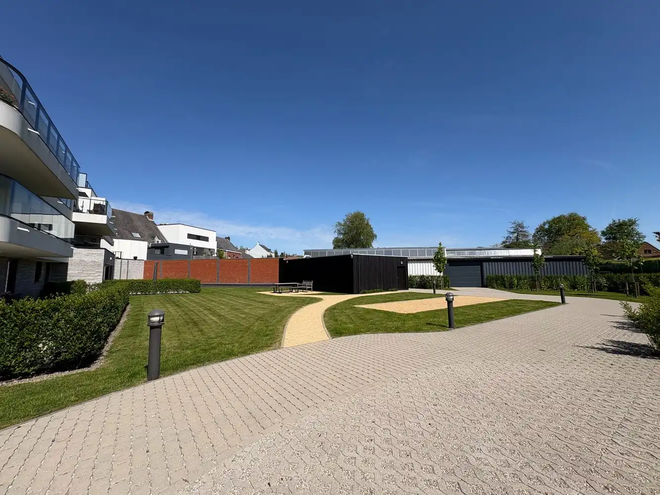 Lichtrijke nieuwbouwwoning in het hartje van Torhout foto 12