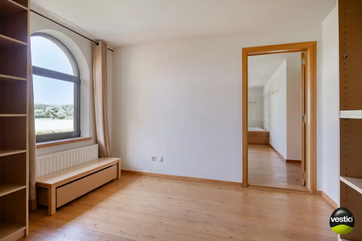 EXCLUSIEVE HOEVE MET MEERDERE WOONGEDEELTES, ATELIER, STALLING en AANPALENDE WEIDE OP CA. 1,6 HECTARE NABIJ DOMEIN NIEUWENHOVEN. foto 68