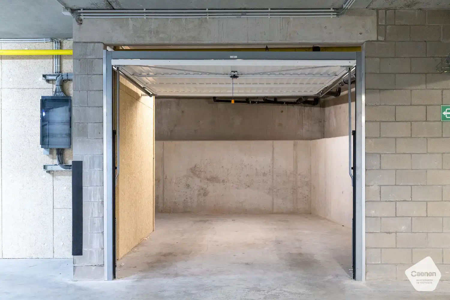 Zeer recent, instapklaar appartement met 2 slaapkamers foto 11