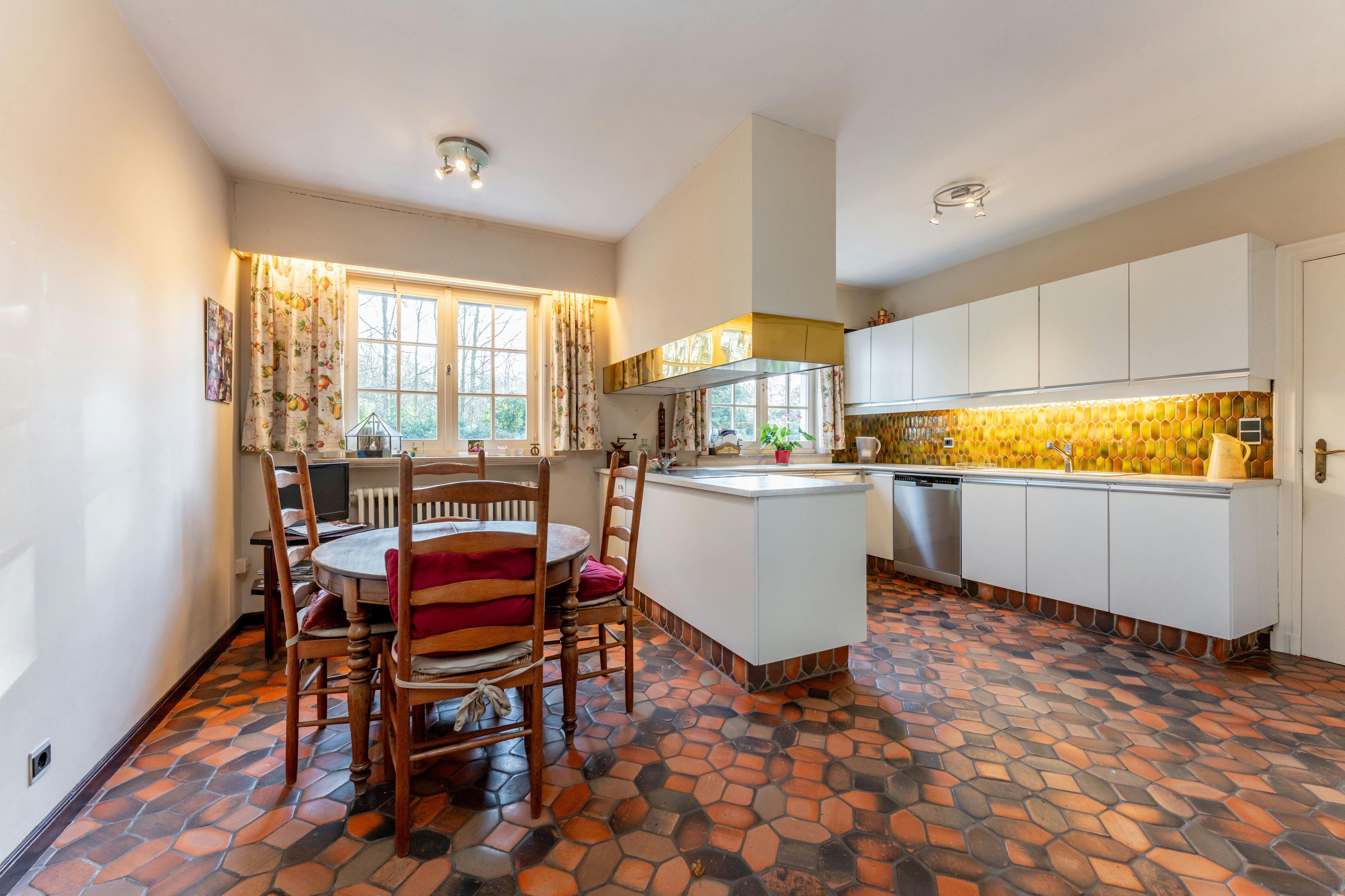 Klassieke villa te koop gelegen in het Waaroostpark  foto 7