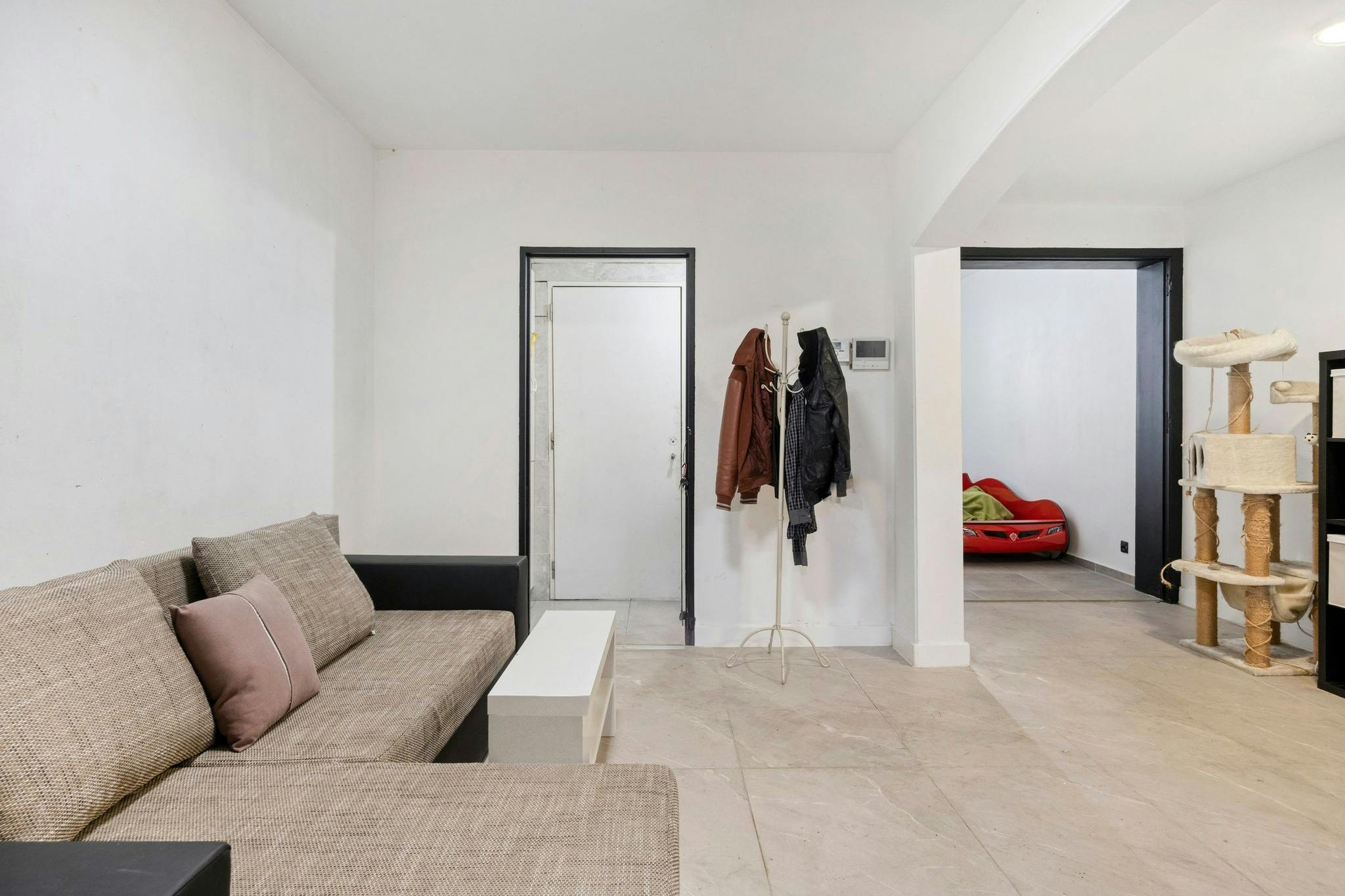 Gelijkvloersappartement met 1 slaapkamer en tuin te koop in Hoboken foto 2