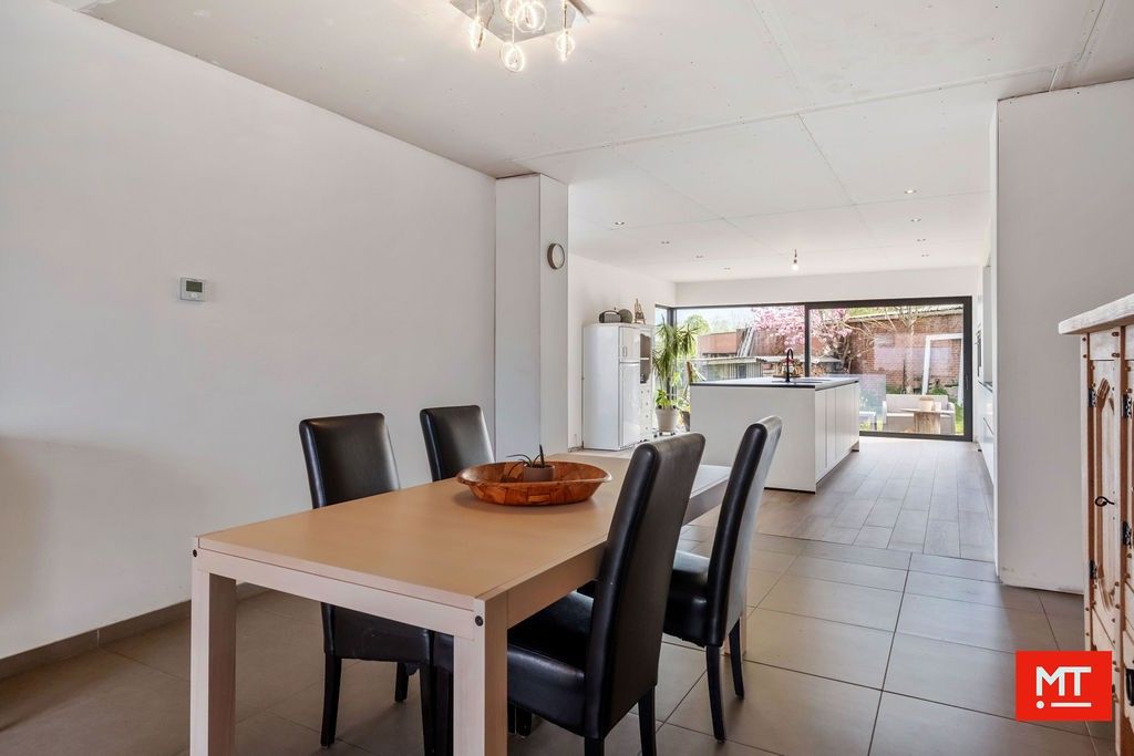 Bijzonder ruime alleenstaande woning op 1.828 m² in het centrum van Langemark foto 8
