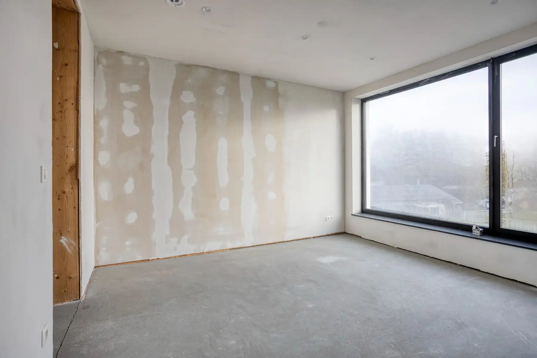 Moderne, af te werken woning op een perceel van 10a 58ca. foto 22